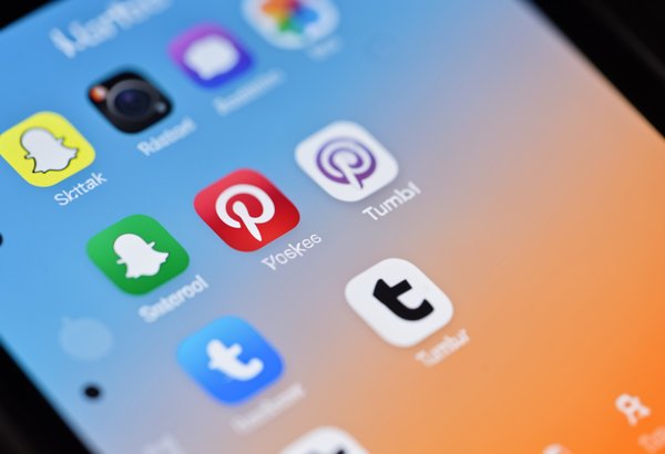 Comment les entreprises peuvent-elles utiliser les réseaux sociaux pour améliorer leur image de marque ?